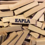 KAPLA Steine auf einem Haufen
